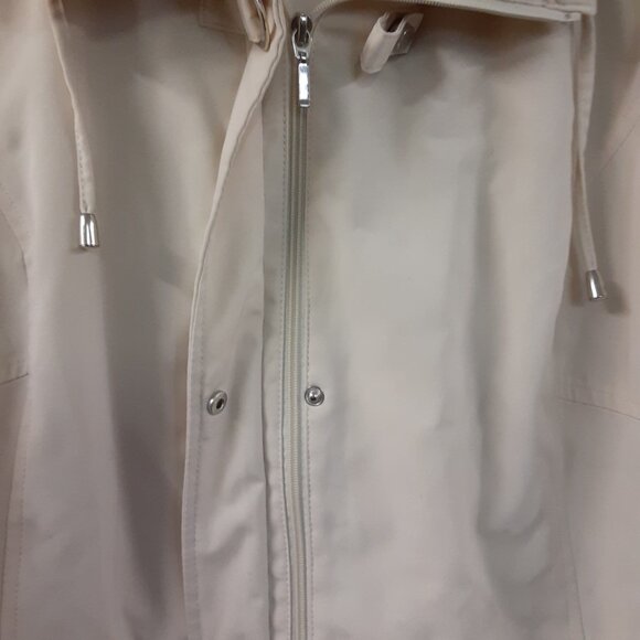 White Stag Woman's Coat Size XL, Beige, All Weather, Pockets, Sm Spot on hood - Picture 12 of 13